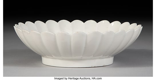 78061&colon; A Chinese White Glazed Chrysanthemum Dish&comma; Mid Q