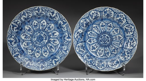 78201&colon; A Near Pair of Chinese Blue and White Kraak Dish