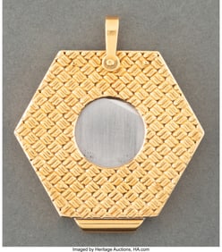61244: An 18K Gold Dunhill Hexagonal Cigar Cutter Penda