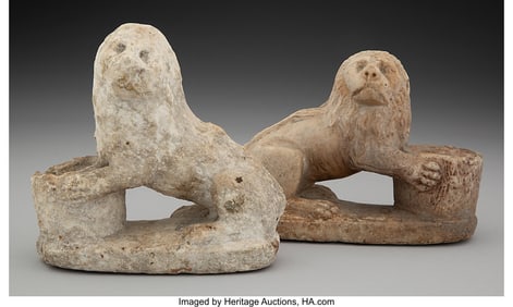 61050: A Pair of Early Italian Carved Marble Lions, Ita