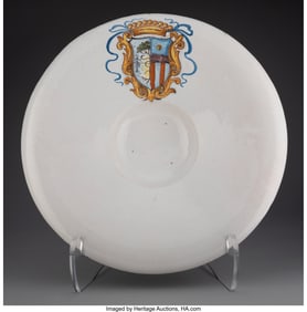 61062: An Italian Maiolica Plate with Coat of Arms, cir
