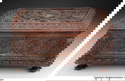 61068: An Italian Renaissance Carved Walnut Valuables B