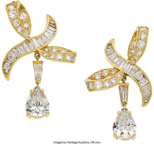 55195: Diamond, Gold Earrings  Stones: Pear-shaped diam