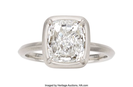 55394: Diamond, White Gold Ring  Stones: Cushion-shaped