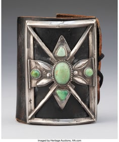 70008: A Navajo Bow Guard, Ketoh c. 1925 silver, turq