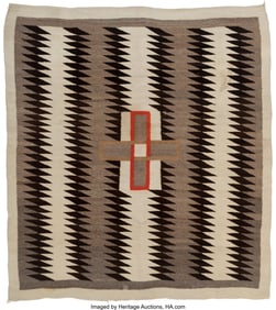 70122: A Navajo Regional Rug c. 1900 native handspun