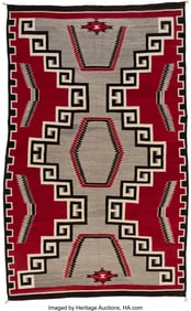 70134: A Large Navajo Regional Rug c. 1940 native han