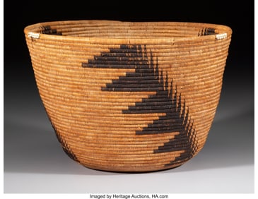 70151: A Pomo Coiled Basket c. 1920 sedge, bulrush, c
