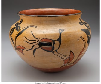 70082: A Santo Domingo Polychrome Jar c. 1935 clay, p