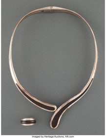 28037: A Sigi Pineda Silver & Wood Necklace and Ring, T