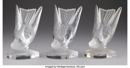 29093: Lalique Three Hirondelle Bookends, post-1945 Cle