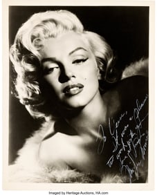 89188: Marilyn Monroe "White Fur Sitting" in Gentlemen