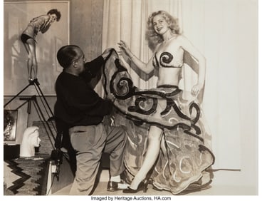 39091&colon; Jasgur&comma; Joseph &lpar;American&comma; 1919-2009&rpar; Pin-Up Mode