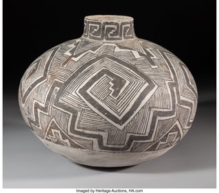 70080&colon; An Anasazi Black-on-White Storage Jar  c&period; 1150 -