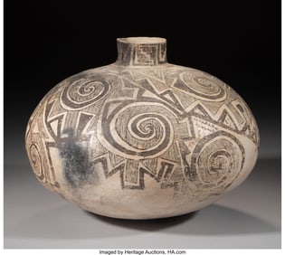 70083&colon; A Tularosa Black-on-White Storage Jar  c&period; 1000 -