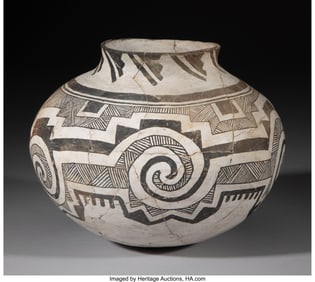 70085&colon; An Anasazi Black-on-White Storage Jar  c&period; 1150 -