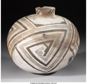 70088&colon; An Anasazi Black-on-White Storage Jar  c&period; 1150 -