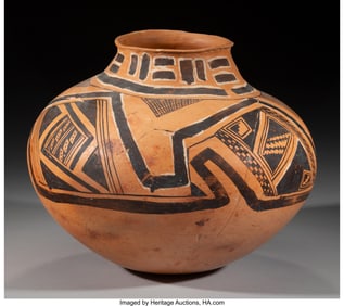 70101&colon; An Anasazi Polychrome Storage Jar  c&period; 1150 - 135