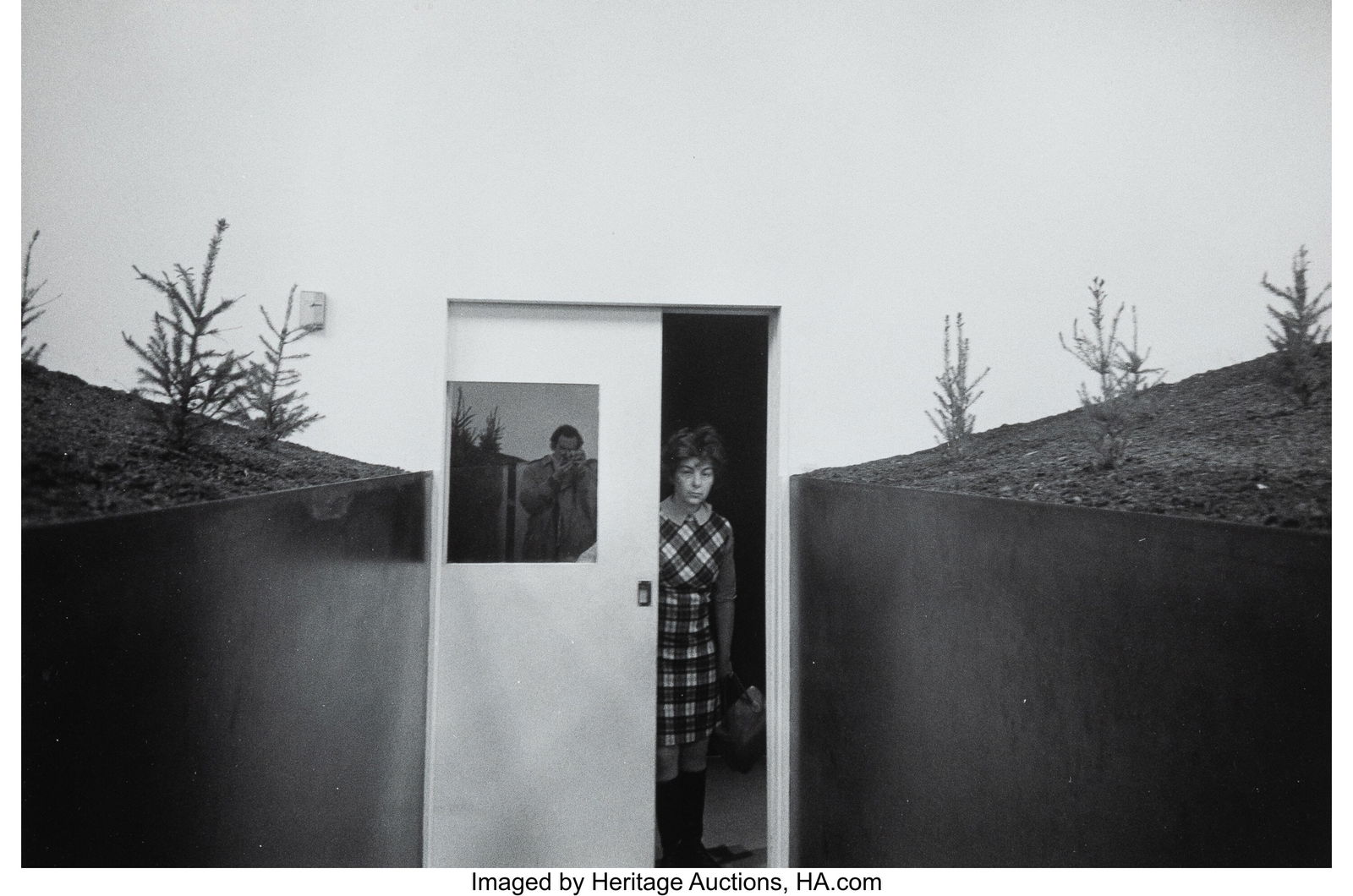 Joel Meyerowitz (American, b. 1938) New York Cit: Joel Meyerowitz (American, b. 1938) New York City, 1969 Gelatin silver print, printed circa 1970 9 x 13-1/8 inches (22.9 x 33.3 cm) &lpar