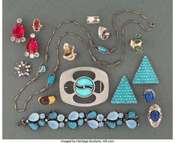 38046&colon; Group of 16 Pieces of costume jewelry belonging 