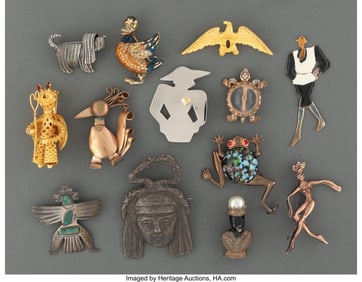 38043&colon; Group of 13 pieces of costume jewelry and case b