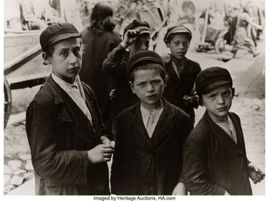 39014&colon; Tim N&period; Gidal &lpar;German&comma; 1909-1996&rpar; Shtetl I and II