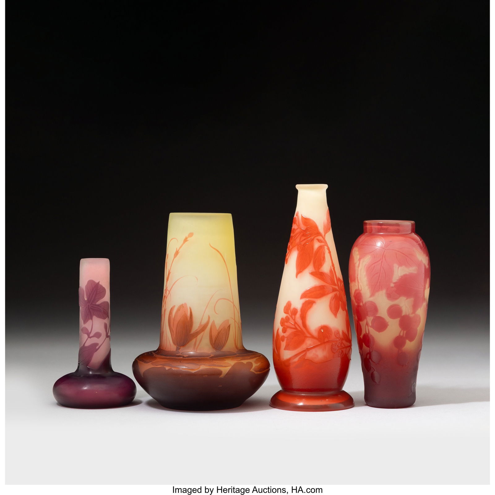 French Four Cabinet Vases, circa 1924 Cameo glas (1 of 4)