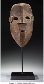 70309: A Nyanga Mambela Face Mask  North Kivu, Democrat