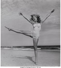 38095&colon; Andre de Dienes &lpar;American&comma; 1913-1985&rpar; Marilyn Mo