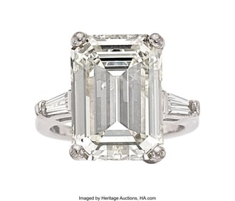 55241: Diamond, White Gold Ring Stones: Emerald-cut di