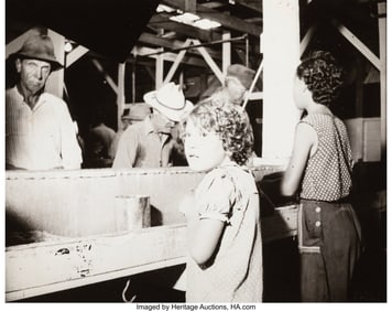 39102&colon; Unknown Photographers &lpar;20th Century&rpar; Child Labor