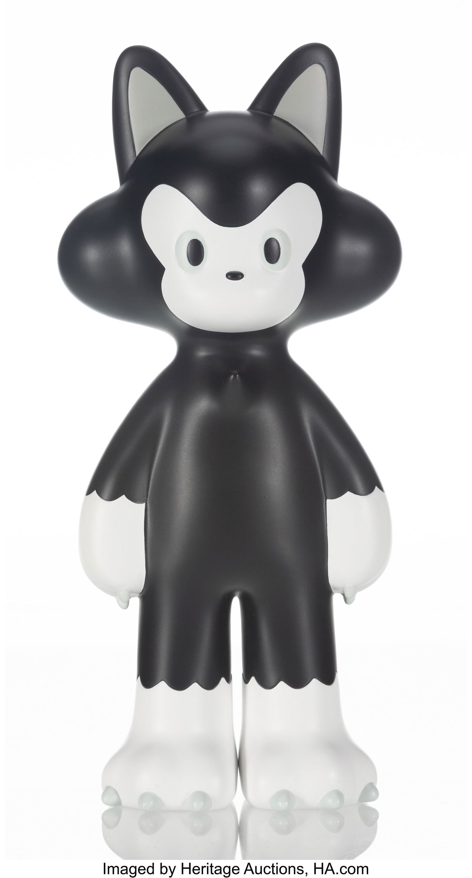 TIDE (b. 1984) STAND, 2021 Hand-painted polyston (1 of 2)