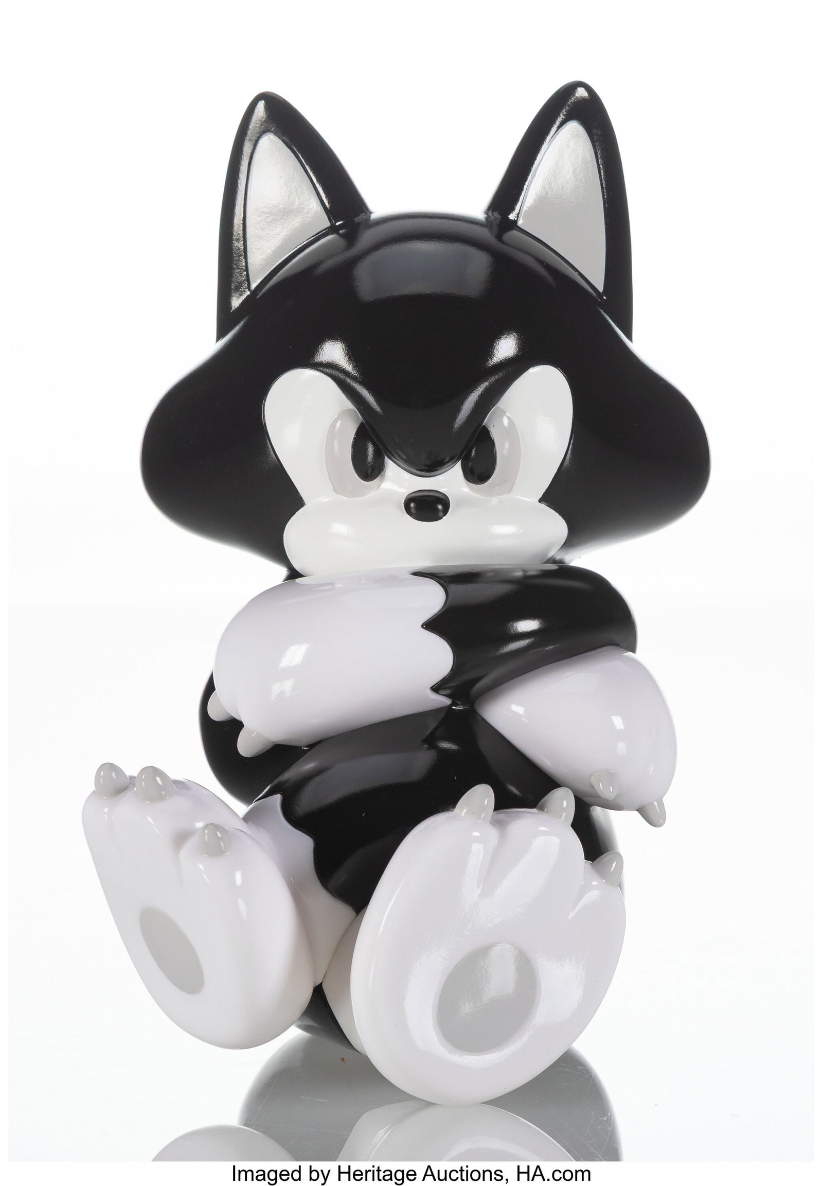 TIDE (b. 1984) Gift, 2020 Painted cast vinyl 7 x (1 of 3)