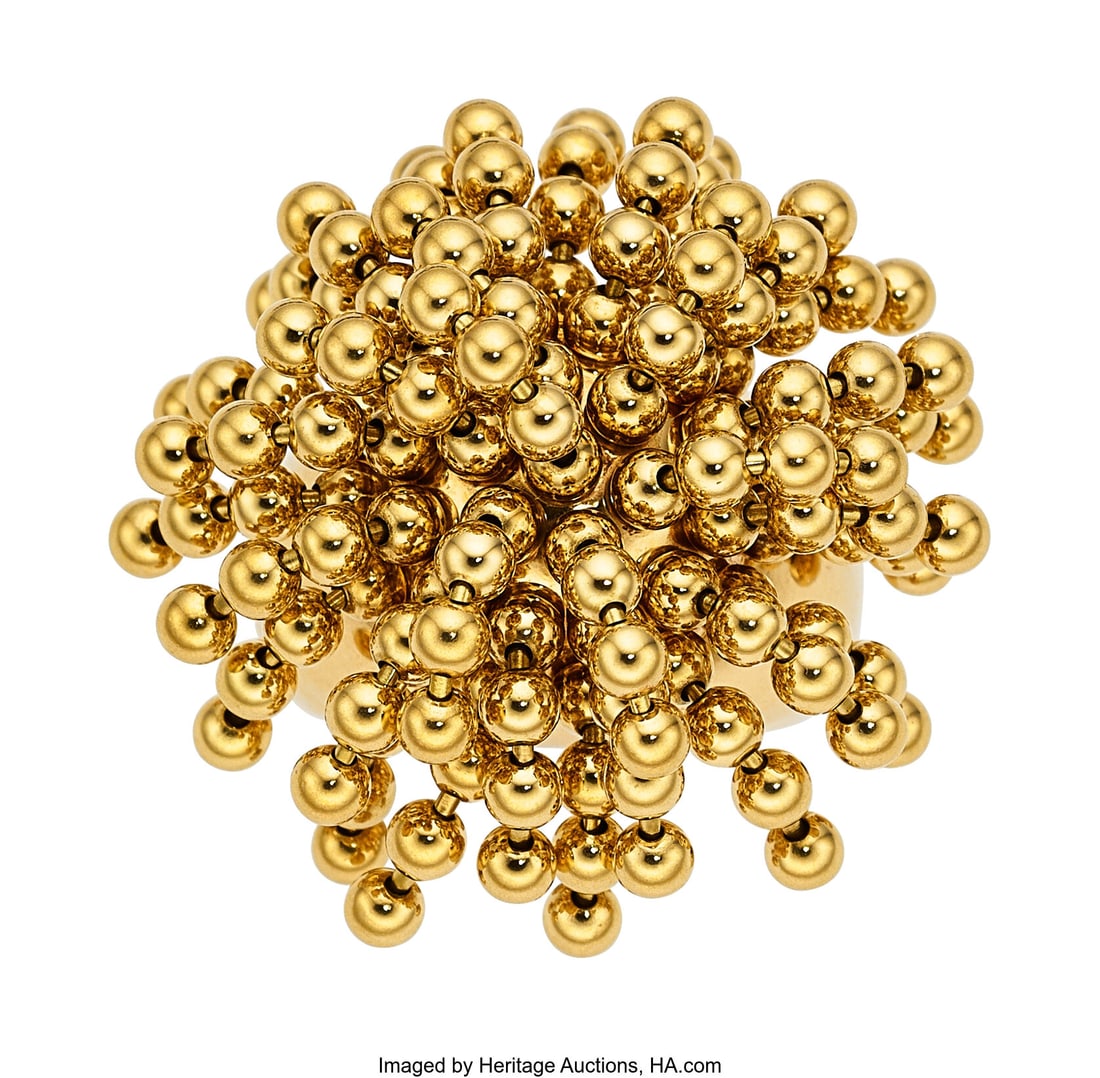 Cartier Gold Ring, French Metal: 18k gold Marke: Cartier Gold Ring, French Metal: 18k gold Marked: Cartier; French hallmarks Collection: Perruque Weight: 39.70 grams Size: 7 (*sizeable) C