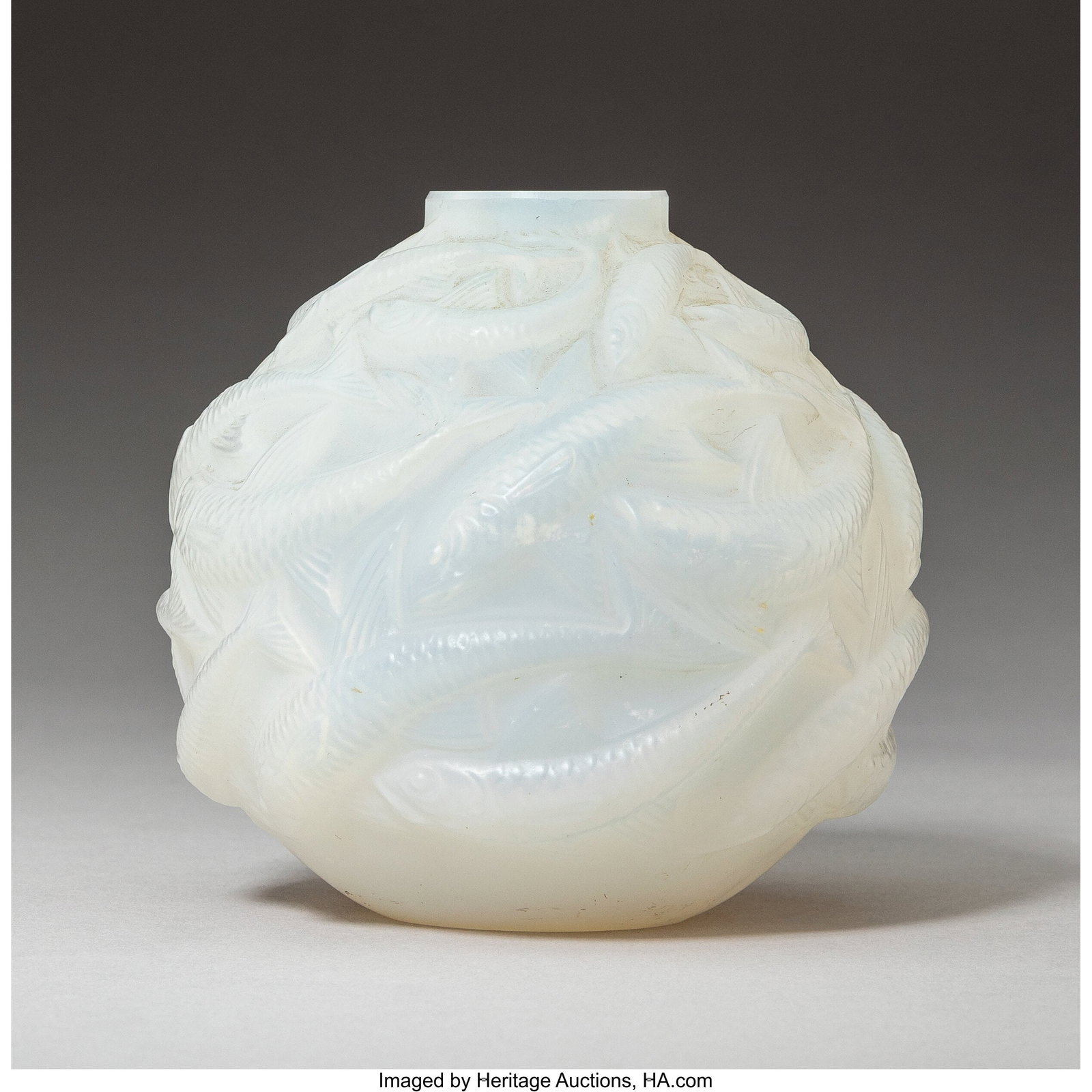 René Lalique Oléron Vase, circa 1927 Opalescen (1 of 3)