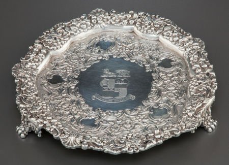 A ROBERT GAINSFORD WILLIAM IV SILVER FOOTED TRAY: A ROBERT GAINSFORD WILLIAM IV SILVER FOOTED TRAY Robert Gainsford, Sheffield, England