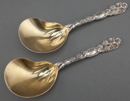 A PAIR OF TIFFANY & CO. BLACKBERRY PATTERN SILVE: A PAIR OF TIFFANY & CO. BLACKBERRY PATTERN SILVER AND SILVER GIL