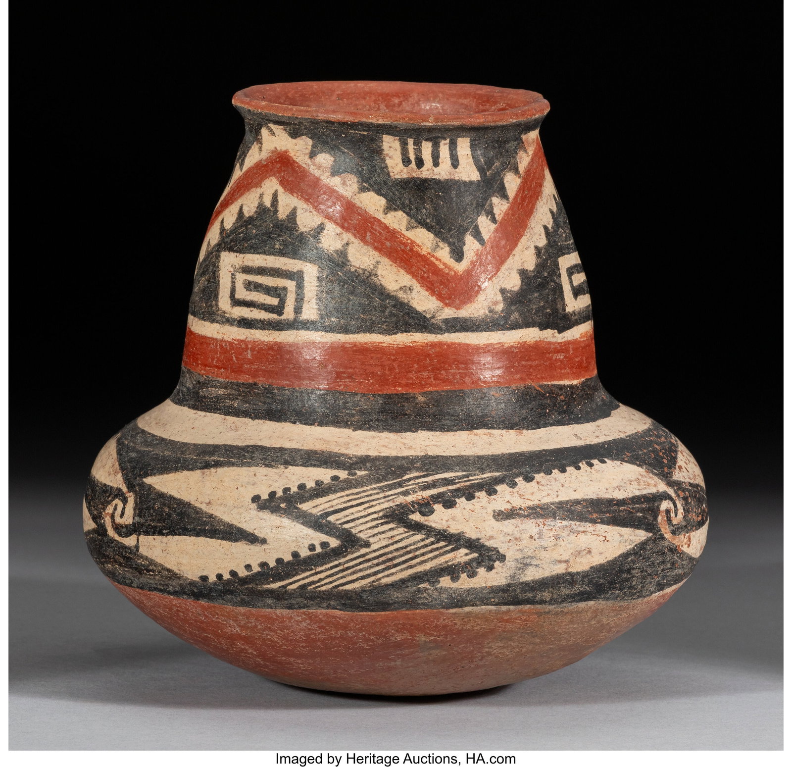 A Tonto / Gila Polychrome Jar c. 1300 - 1450 A (1 of 4)