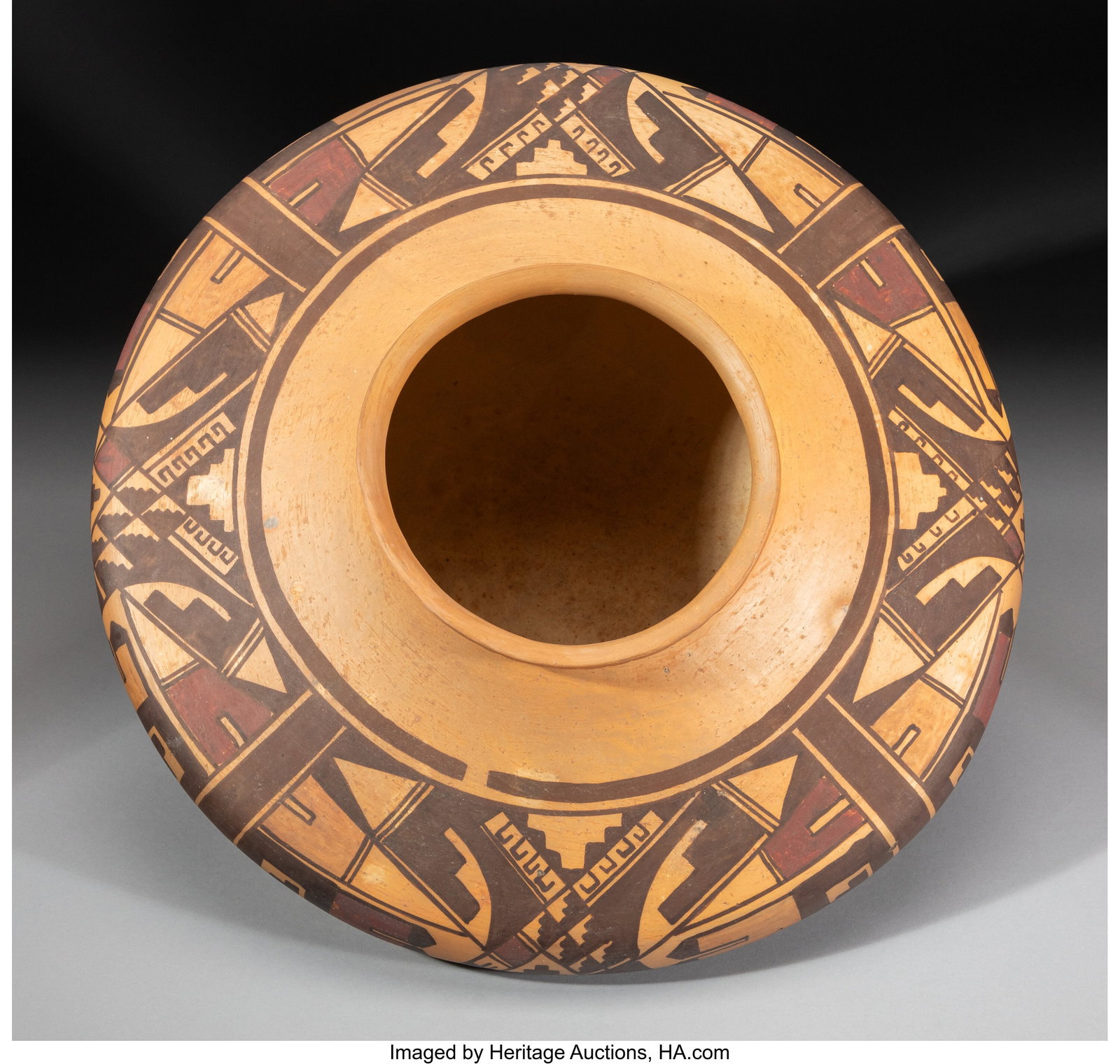 A Large Hopi-Style Polychrome Seed Jar Chakopt (1 of 4)