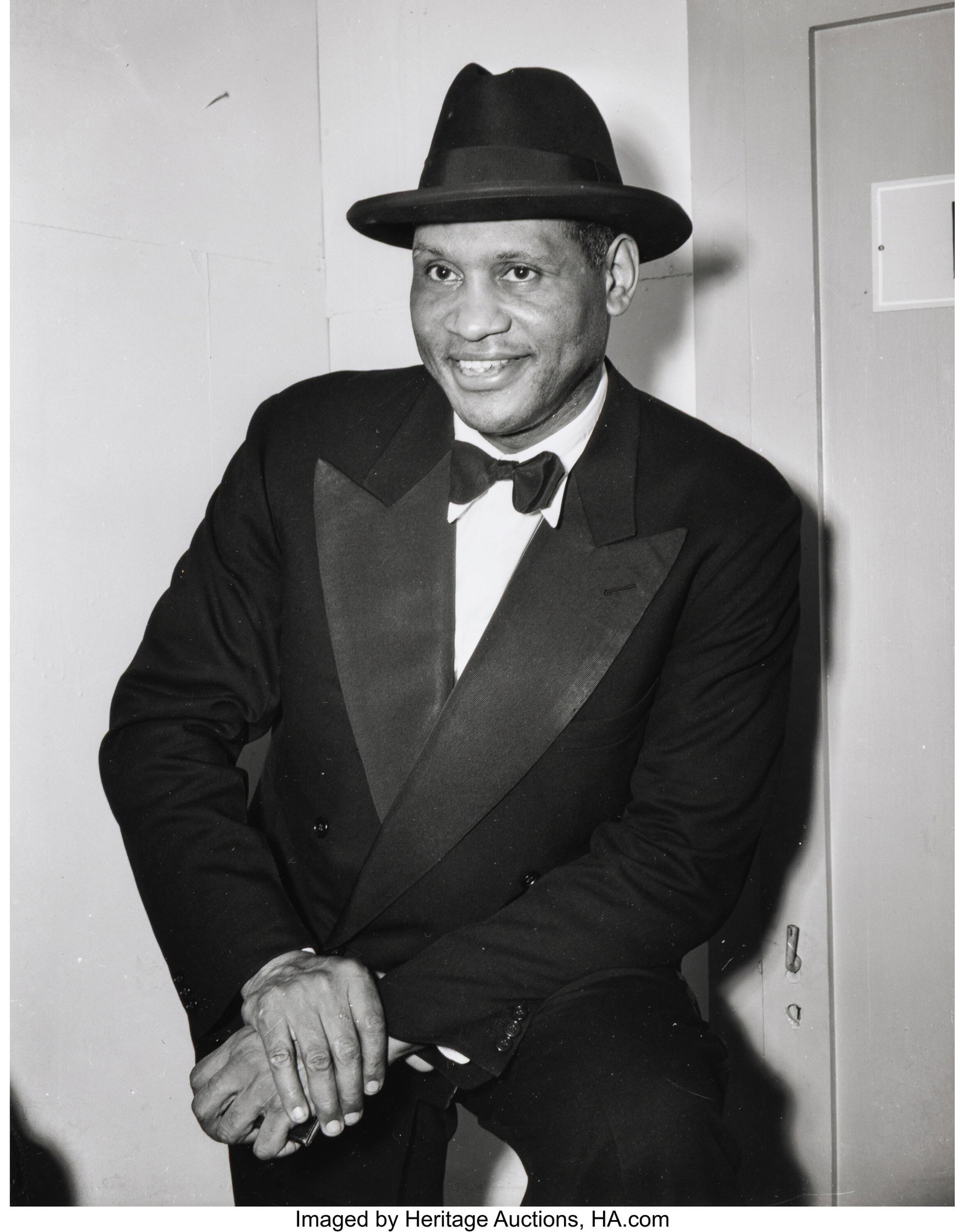 Gordon Parks (American, 1912-2006) Group of 5 ph: Gordon Parks (American, 1912-2006) Group of 5 photographs, 1942-1943 Gelatin silver prints, printed later 8 x 10 inches (20.3 x 25.4 cm) (sheet