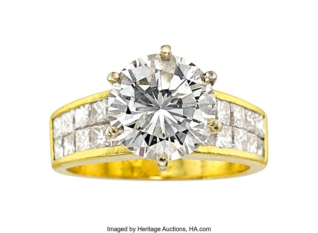 Diamond, Gold Ring Stones: Round brilliant-cut  (1 of 3)