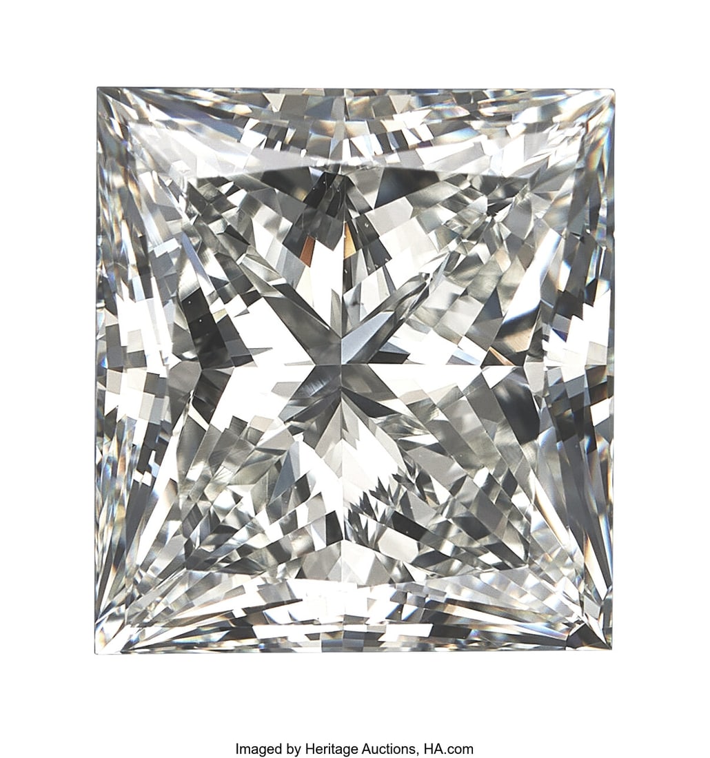 5.01 ct Diamond Shape: Rectangular modified bri: 5.01 ct Diamond Shape: Rectangular modified brilliant-cut Measurements: 9.93 x 9.10 x 6.32 mm Color: G Clarity: VS2 Report: GIA # 22319417