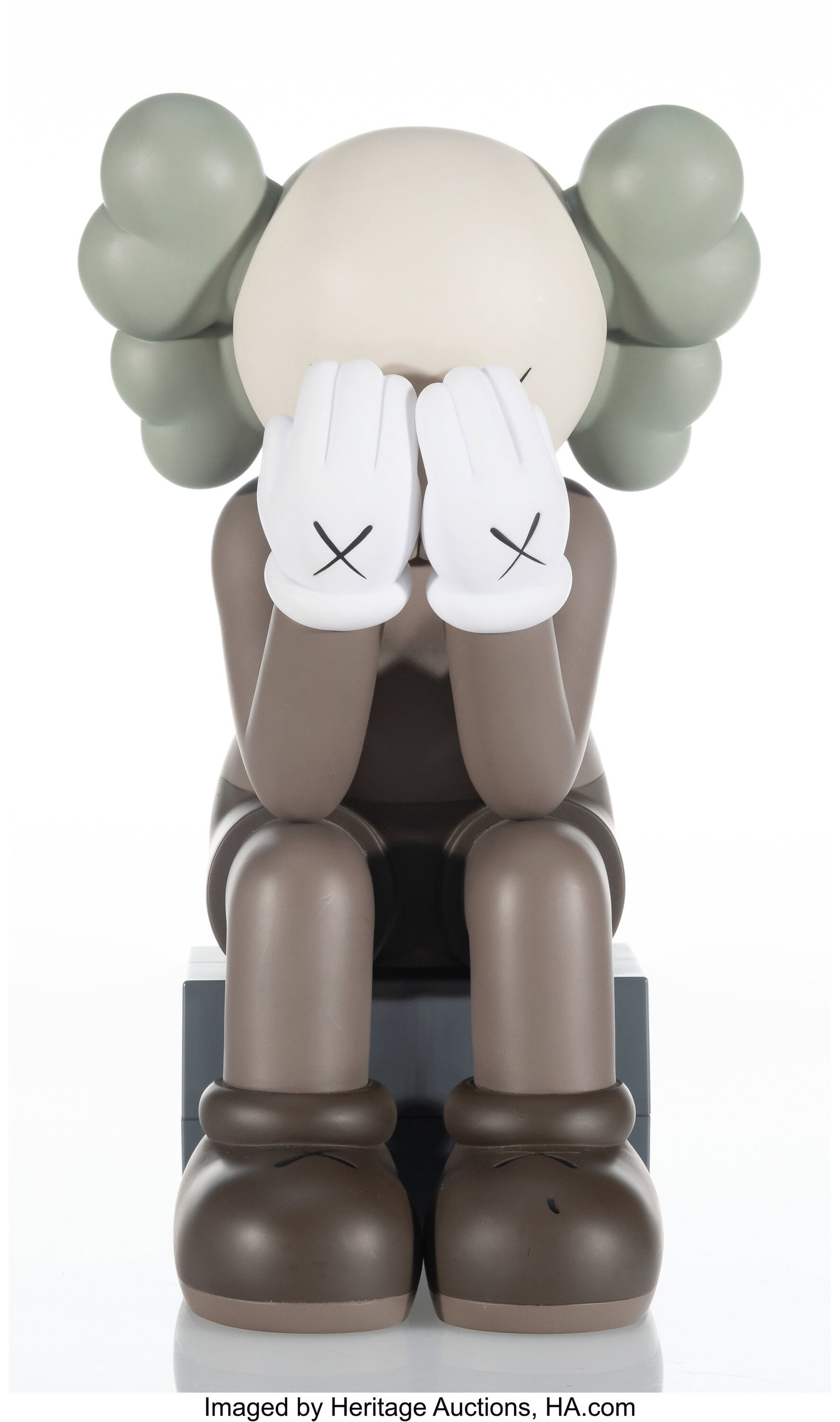 KAWS (b. 1974) Passing Through Companion (Brown): KAWS (b. 1974) Passing Through Companion (Brown), 2013 Painted cast vinyl 11-1/2 x 6-1/2 x 7-1/4 inches (29.2 x 16.5 x 18.4 cm&rp