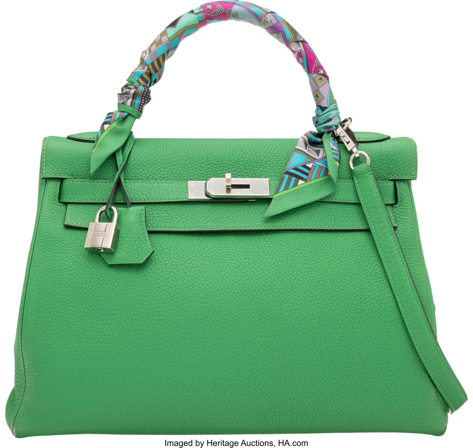 Hermès 32cm Bambou Togo Leather Kelly Retourne : Hermès 32cm Bambou Togo Leather Kelly Retourne Bag with Palladium Hardware & Twilly R Square, 2014 Condition: 2 12.5" Width x 8" Height x 4.5" Depth This bag is