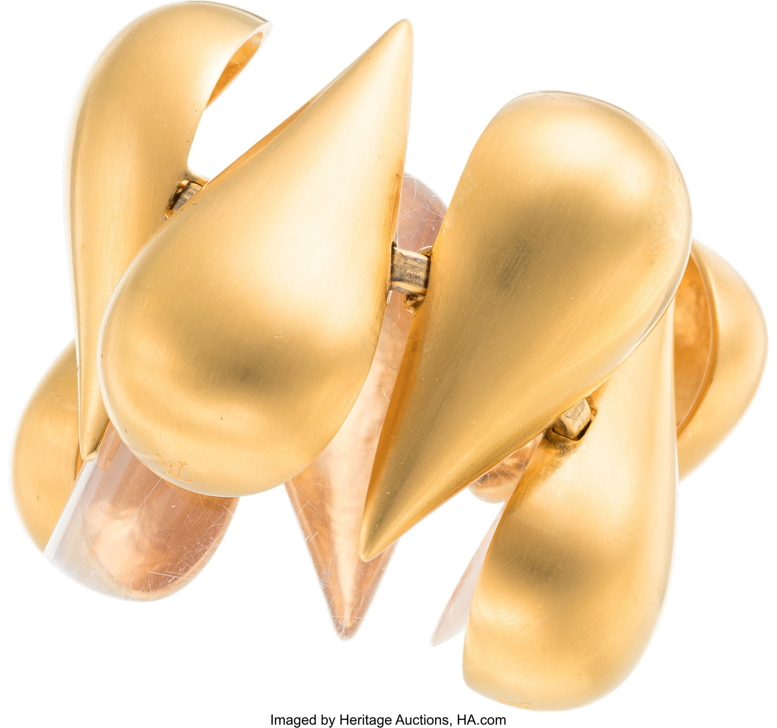 Louis Vuitton Brasse Palleur Petal Monogram Flow: Louis Vuitton Brasse Palleur Petal Monogram Flower Teardrop Link Bracelet 2017 Condition: 1 7" length x 2.25" Width This bracelet is done in Gold Hardware, featuring a clasp
