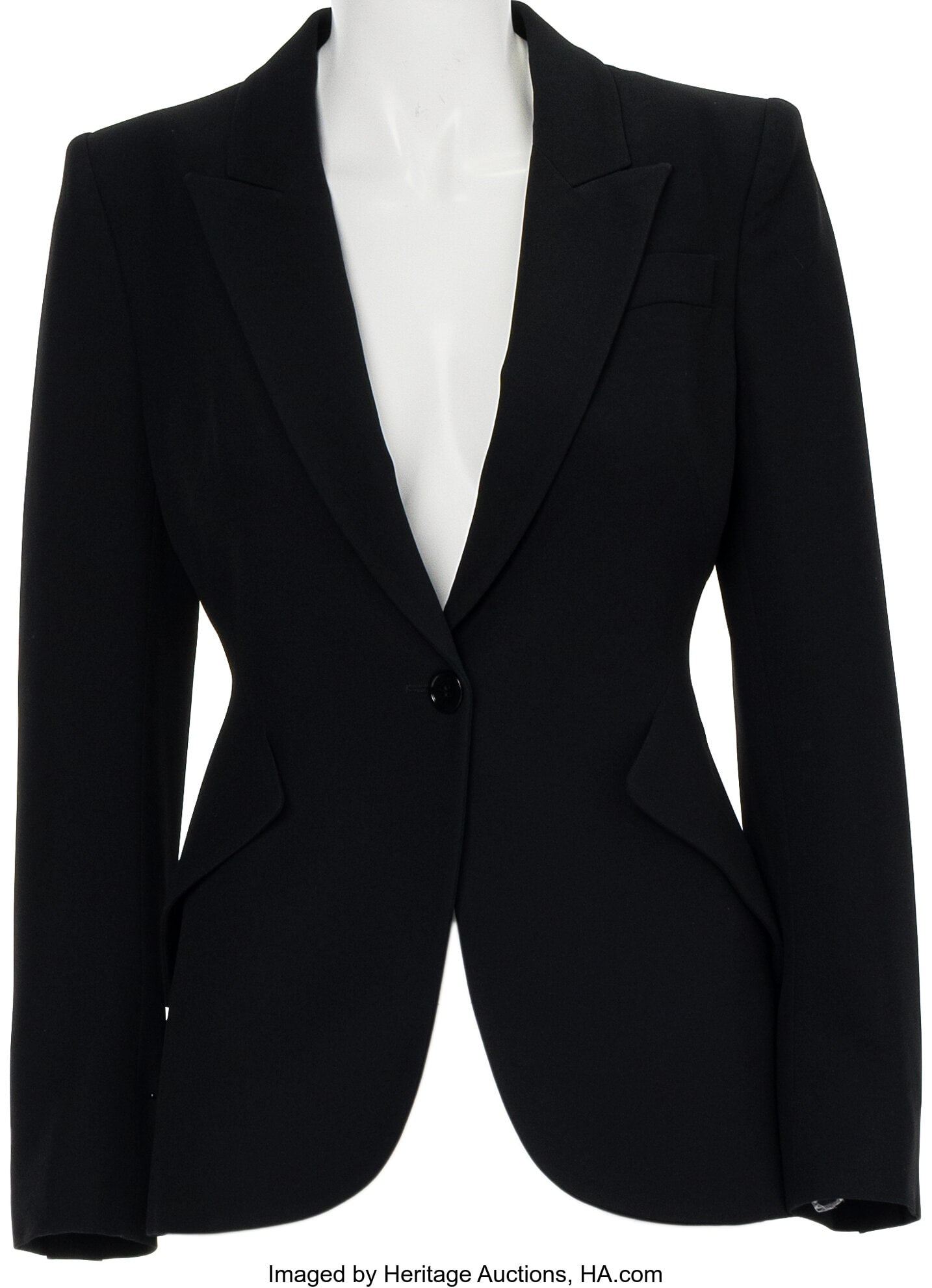 Alexander McQueen Black Blazer Condition: 1 Siz: Alexander McQueen Black Blazer Condition: 1 Size 40 This blazer includes the original retail tag and spare button. HID03101062020 © 2026 Heritage Auctions | All Rights Reserved 