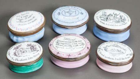 SIX ENGLISH ENAMELED METAL PATCH BOXES WITH MOTT: SIX ENGLISH ENAMELED METAL PATCH BOXES WITH MOTTOS AND VERSES 19th century 1-1/8 inches