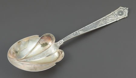 A GORHAM JAPANESE PATTERN SILVER CASSEROLE SPOON: A GORHAM JAPANESE PATTERN SILVER CASSEROLE SPOON 