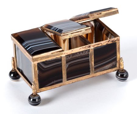 AN AGATE AND GILT METAL MOUNTED TRIPARTITE BOX C: AN AGATE AND GILT METAL MOUNTED TRIPARTITE BOX Circa 1900 2 x 4 x 2-3/8 inches (5.1 x 10
