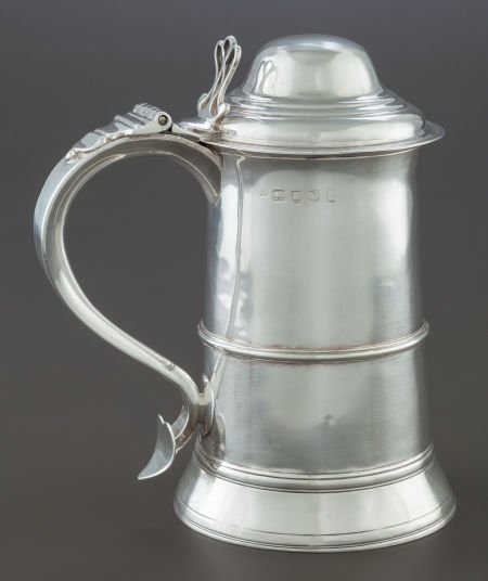 A HESTER BATEMAN GEORGE III SILVER TANKARD Heste: A HESTER BATEMAN GEORGE III SILVER TANKARDHester Bateman, London, England, circa 1789-1790